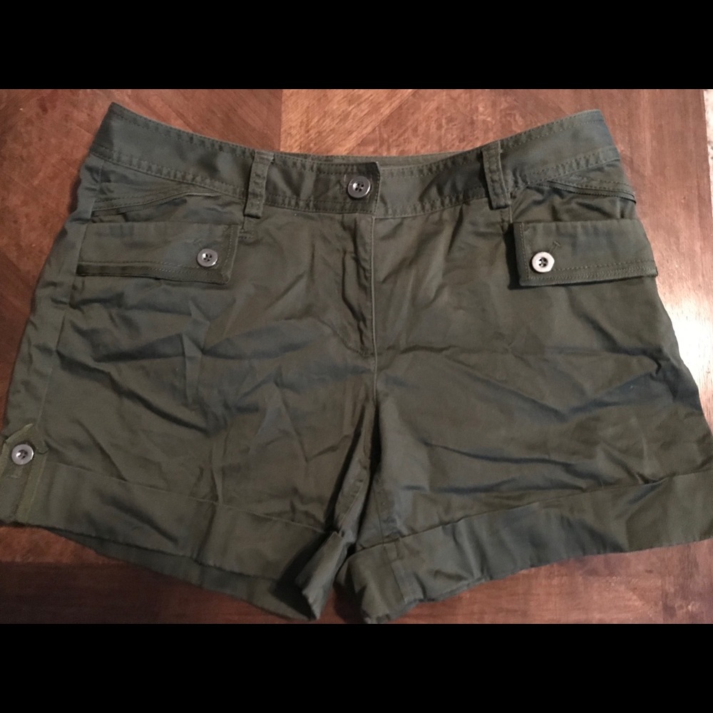 Cute olive green shorts